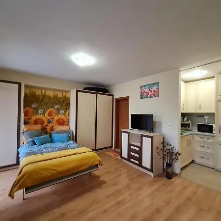 апартаменти-студия в комплекс нестинарка Appartement