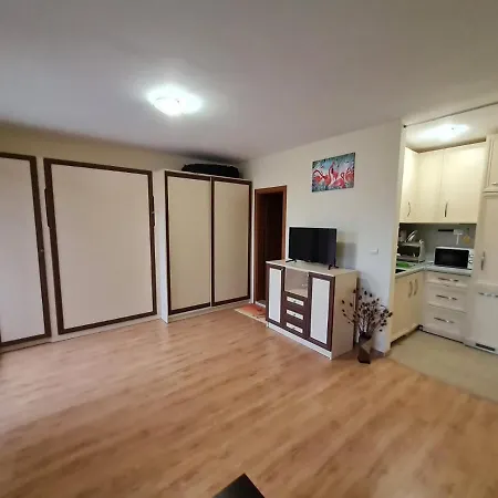 Appartement апартаменти-студия в комплекс нестинарка