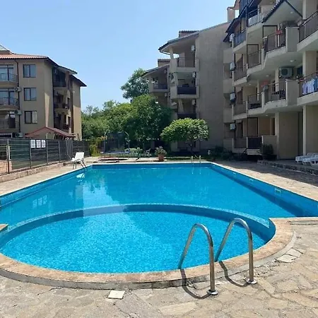 Appartement апартаменти-студия в комплекс нестинарка