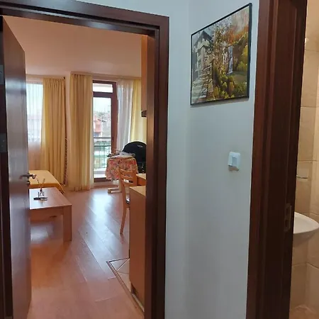 апартаменти-студия в комплекс нестинарка