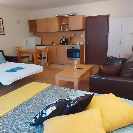 апартаменти-студия в комплекс нестинарка Appartement *