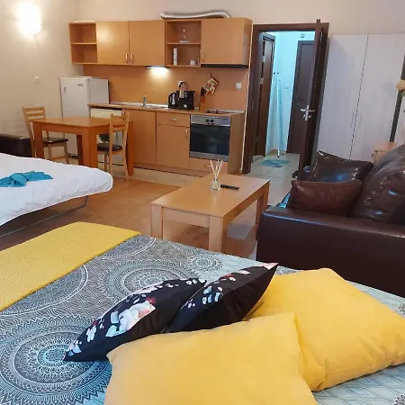 Appartement апартаменти-студия в комплекс нестинарка *