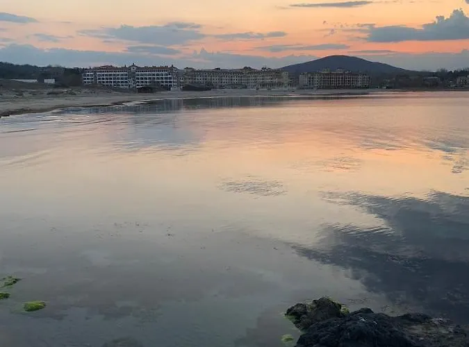 апартаменти-студия в комплекс нестинарка Apartment Zarewo